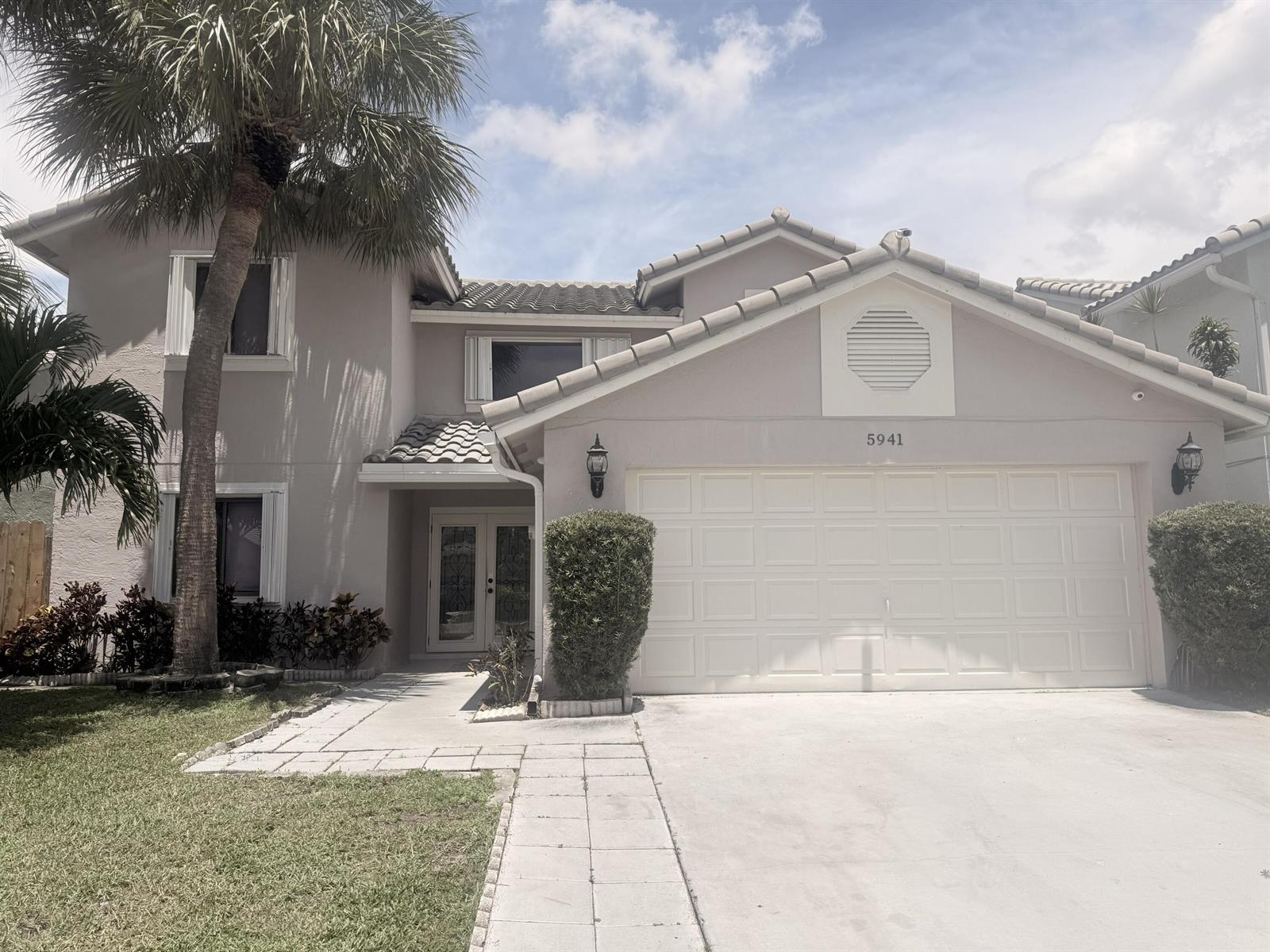5941 Strawberry Lakes Circle, FL 33463