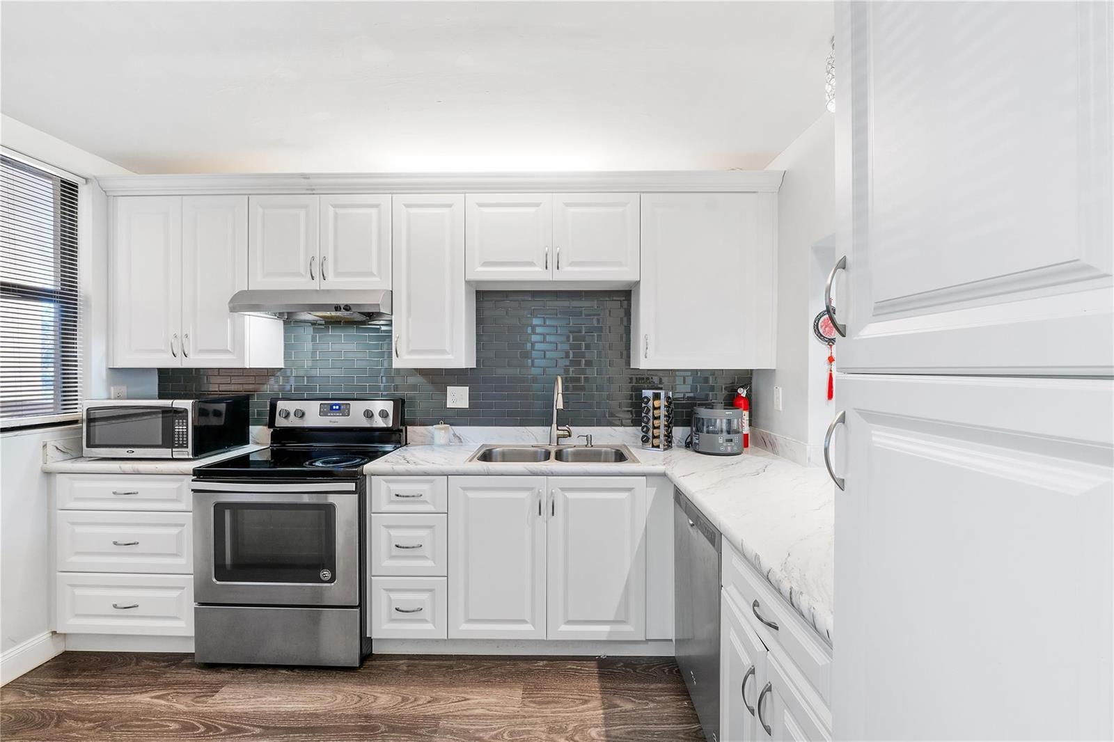 8437 FOREST HILLS Drive # 203, Coral Springs FL 33065 photo 3