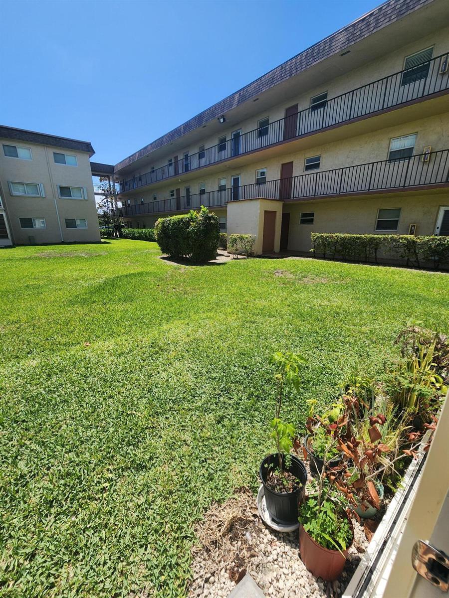 705 Lori Drive # 110, Palm Springs FL 33461 photo 3