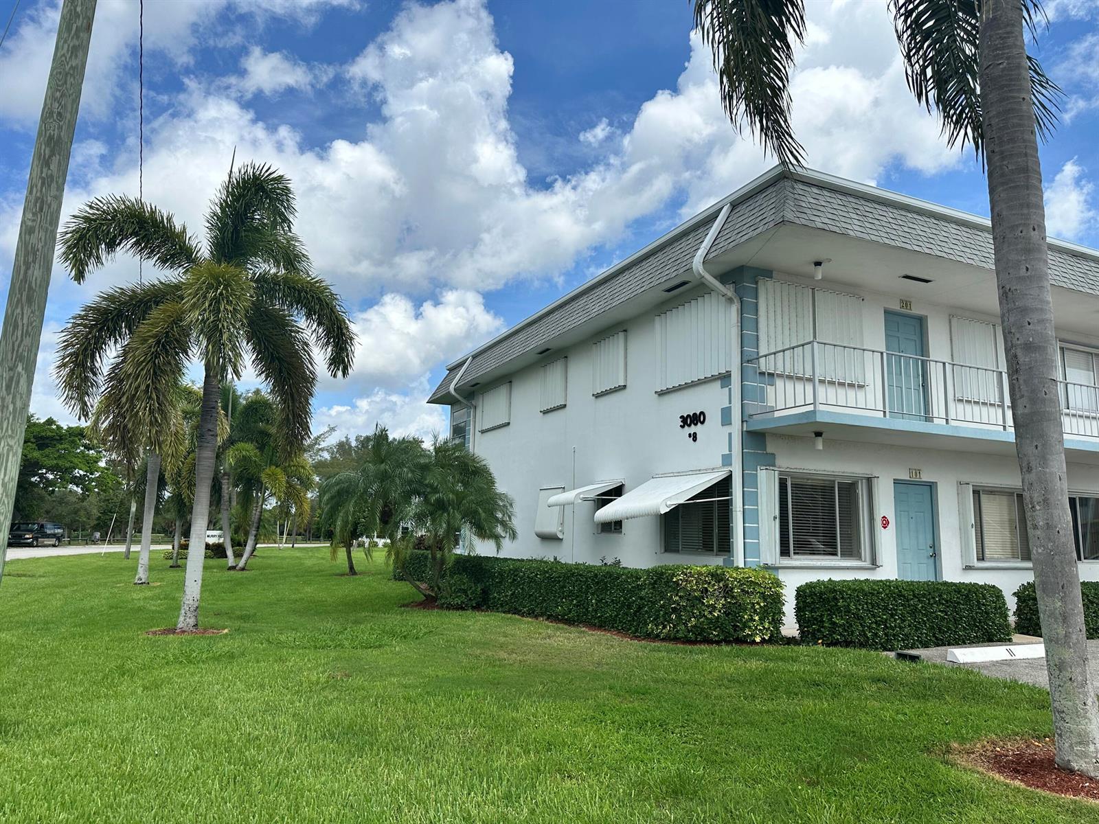 3080 LAKE OSBORNE Drive # 206, FL 33461 photo 2