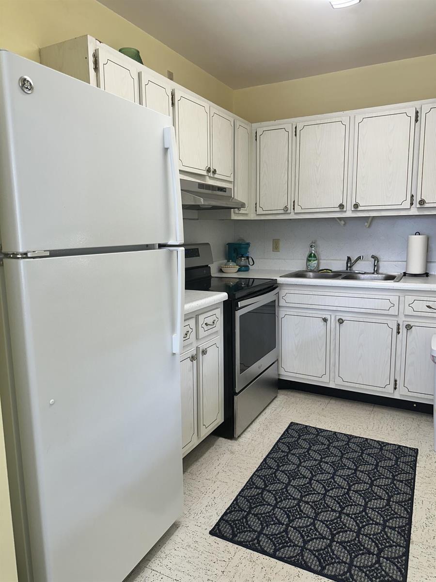 3080 LAKE OSBORNE Drive # 206, FL 33461 photo 4