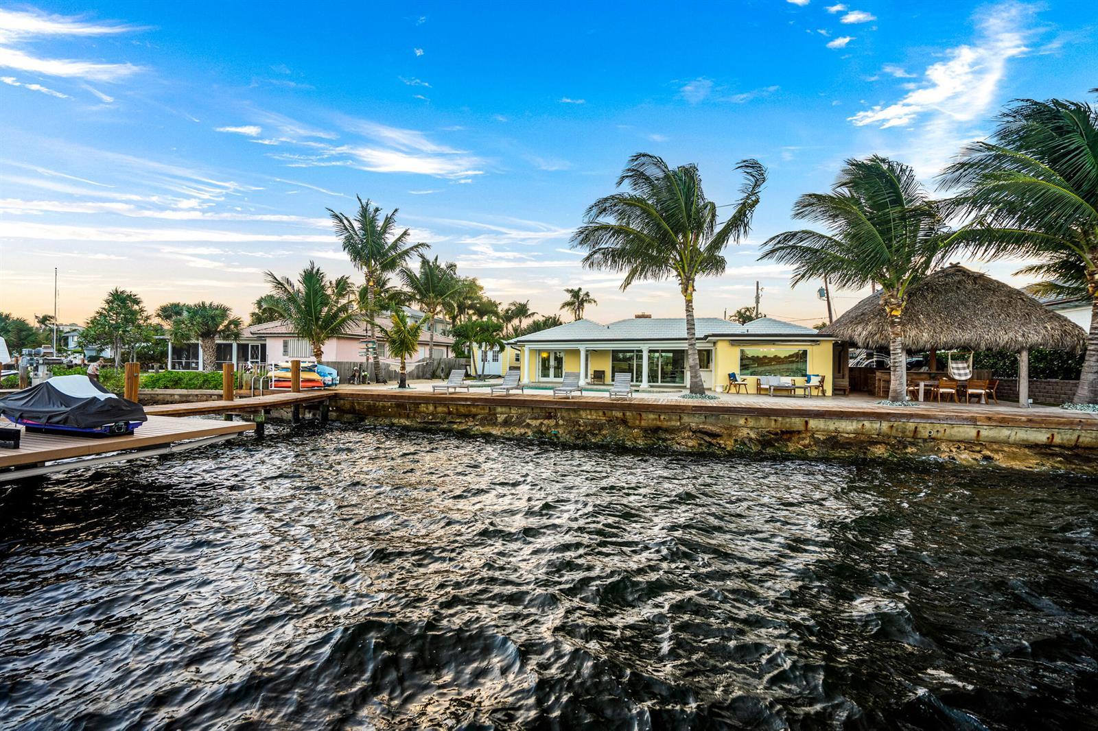 844 East Drive, Boynton Beach FL 33435 photo 2