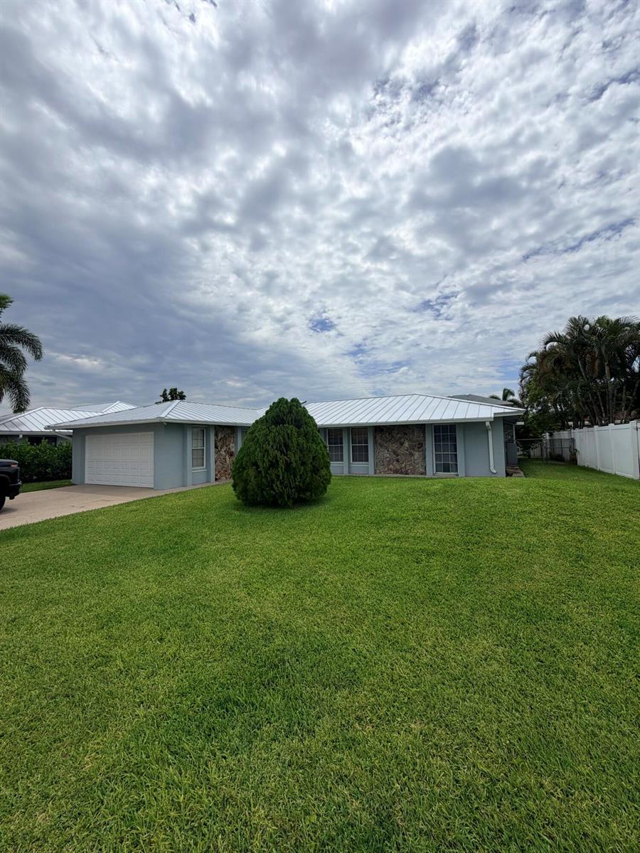 2601 W CARANDIS Road, West Palm Beach FL 33406 photo 2