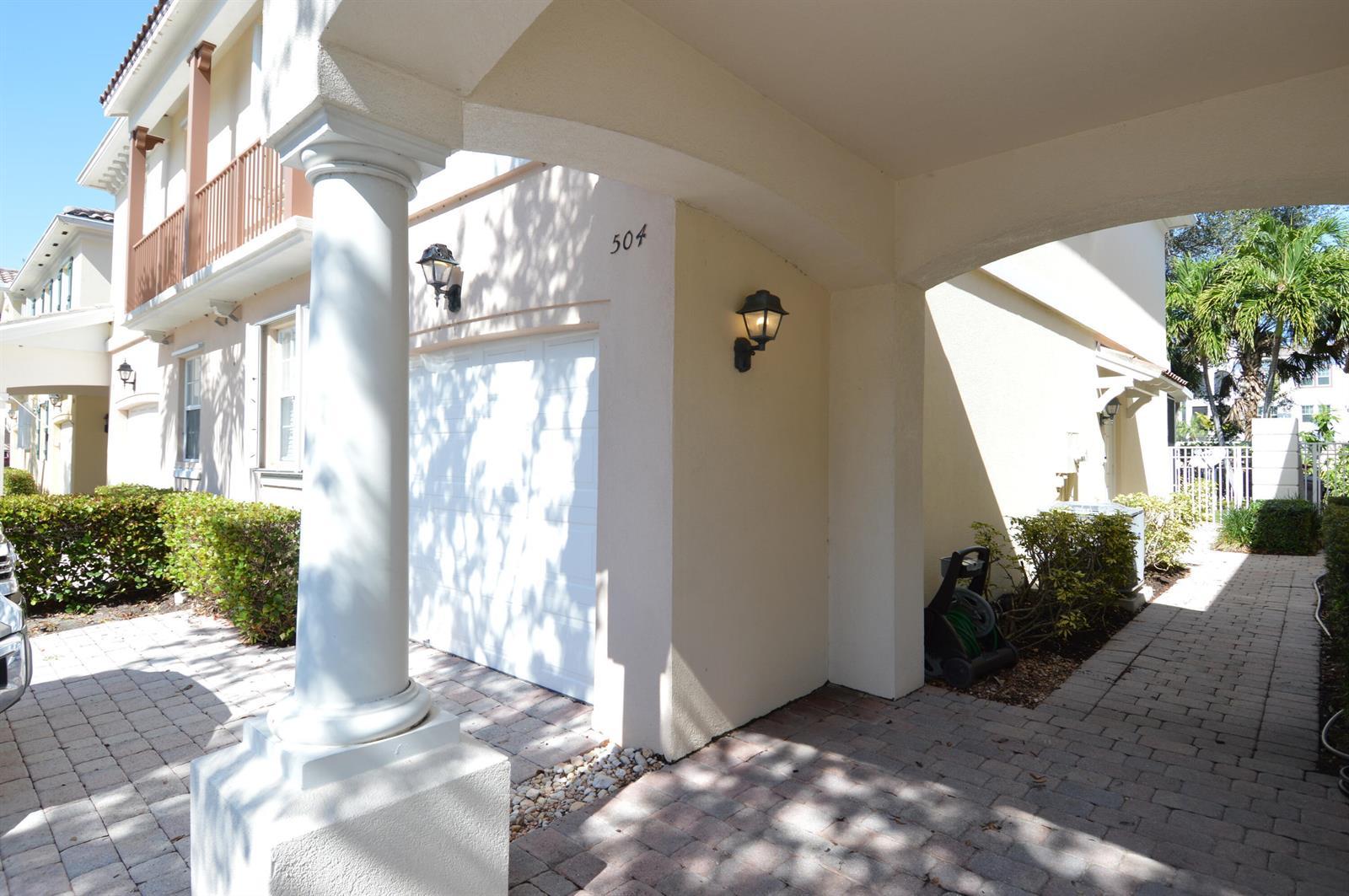 504 Capistrano Drive, Palm Beach Gardens FL 33410 photo 2