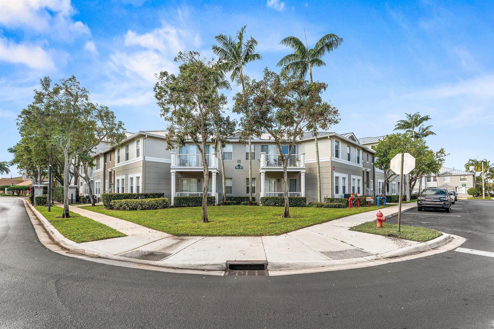 1012 Shoma Drive, Royal Palm Beach FL 33414 photo 3