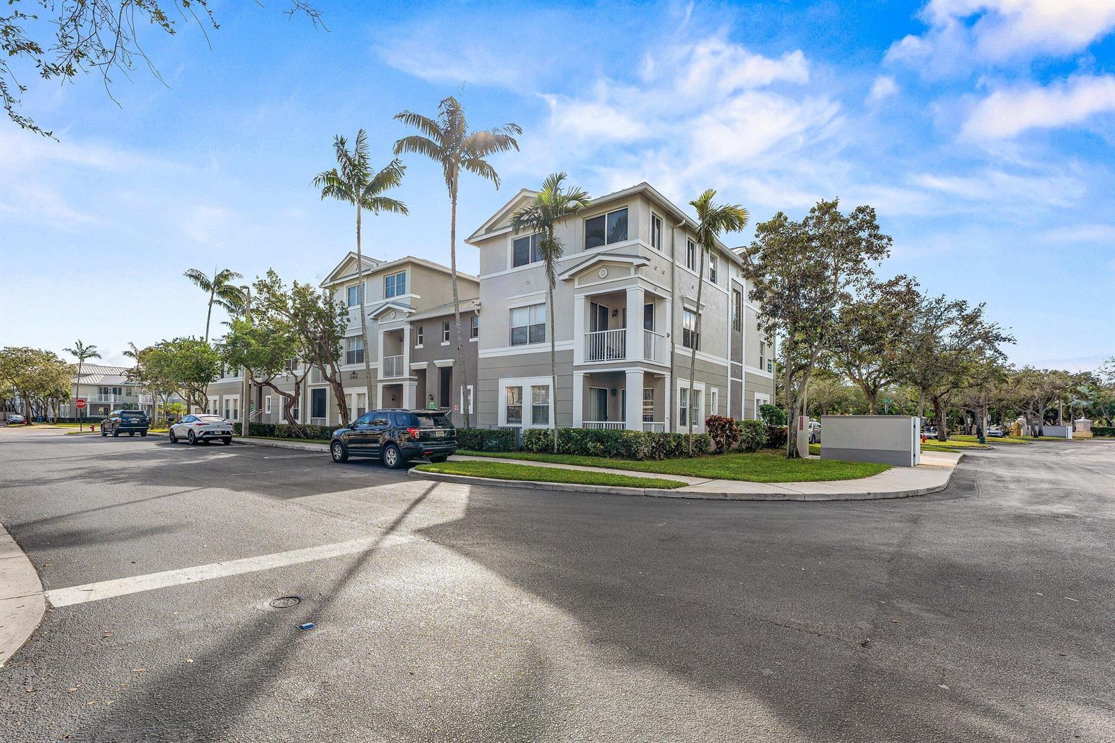 1012 Shoma Drive, Royal Palm Beach FL 33414 photo 4