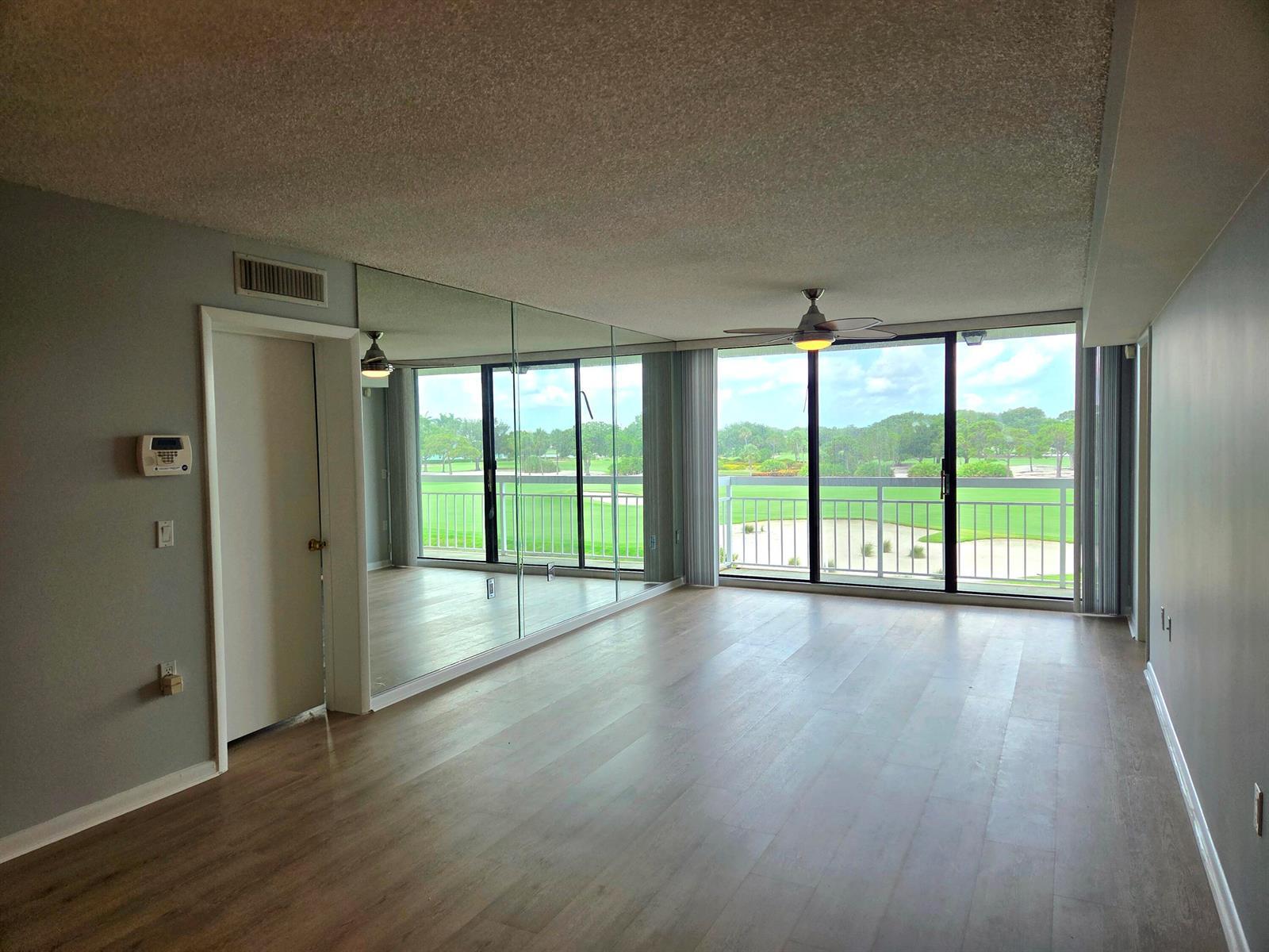 2421 VILLAGE Boulevard # 303, West Palm Beach FL 33409 photo 4