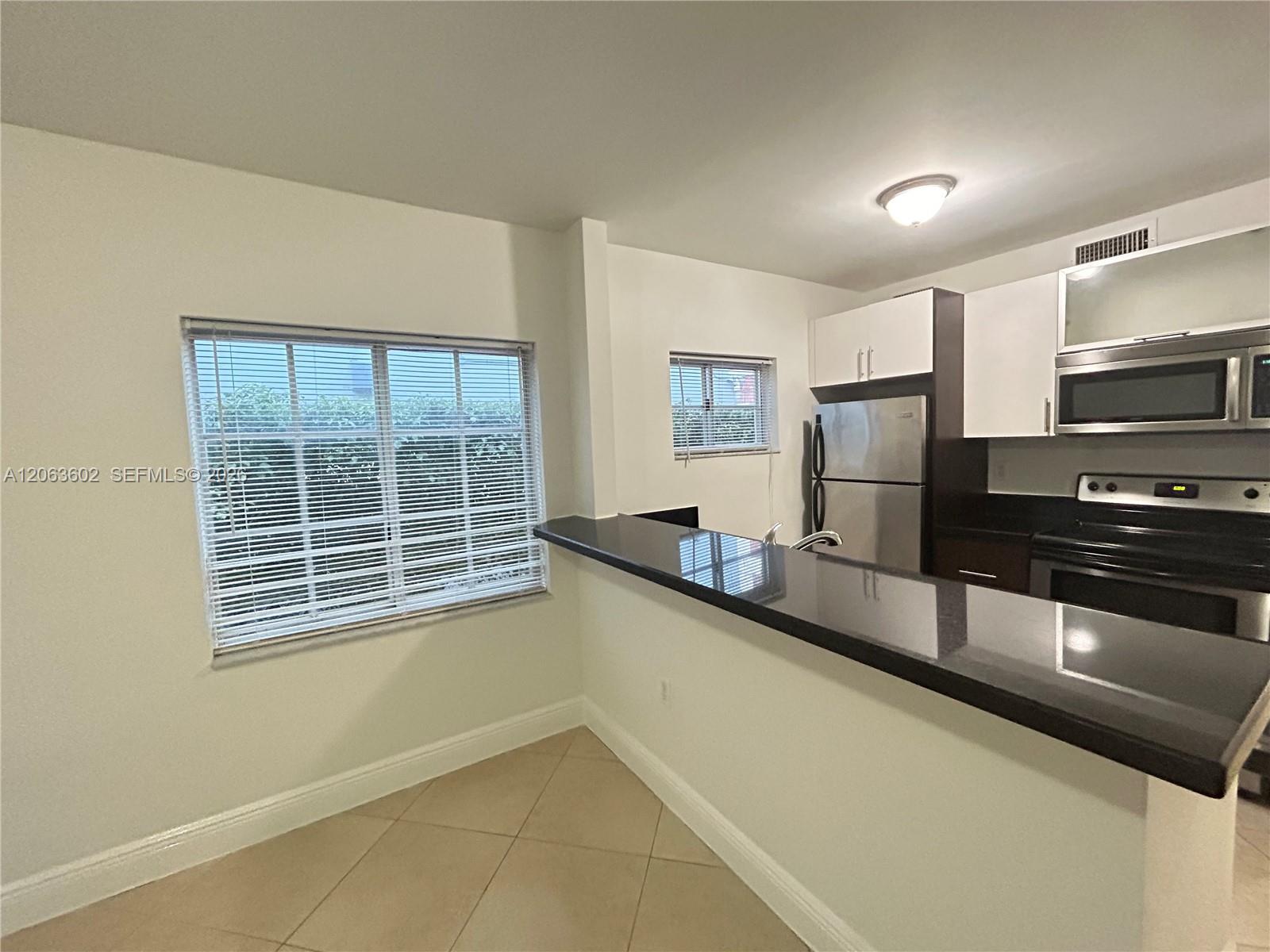 1034 Lenox Ave # 10, Miami Beach FL 33139 photo 4
