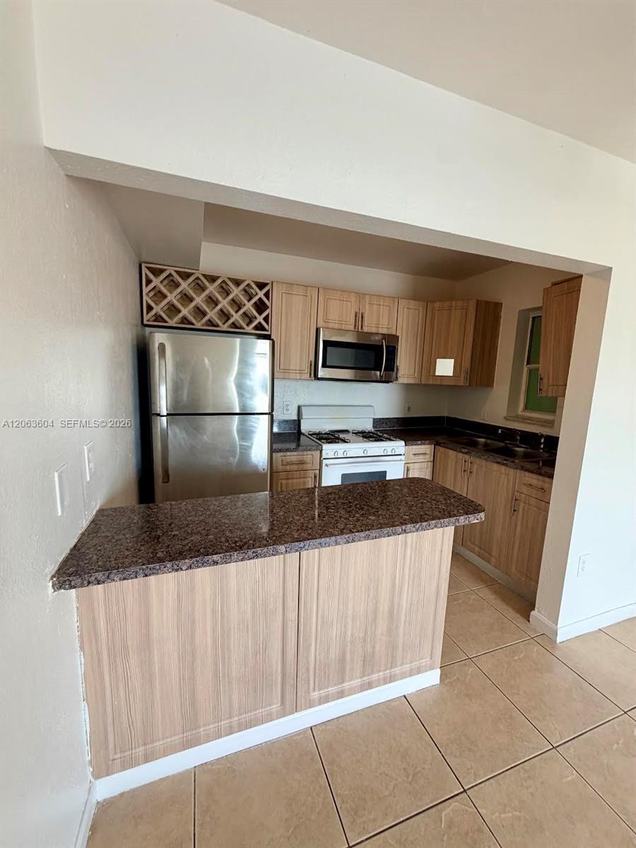 12890 NE 8th Ave # 304, North Miami FL 33161 photo 5
