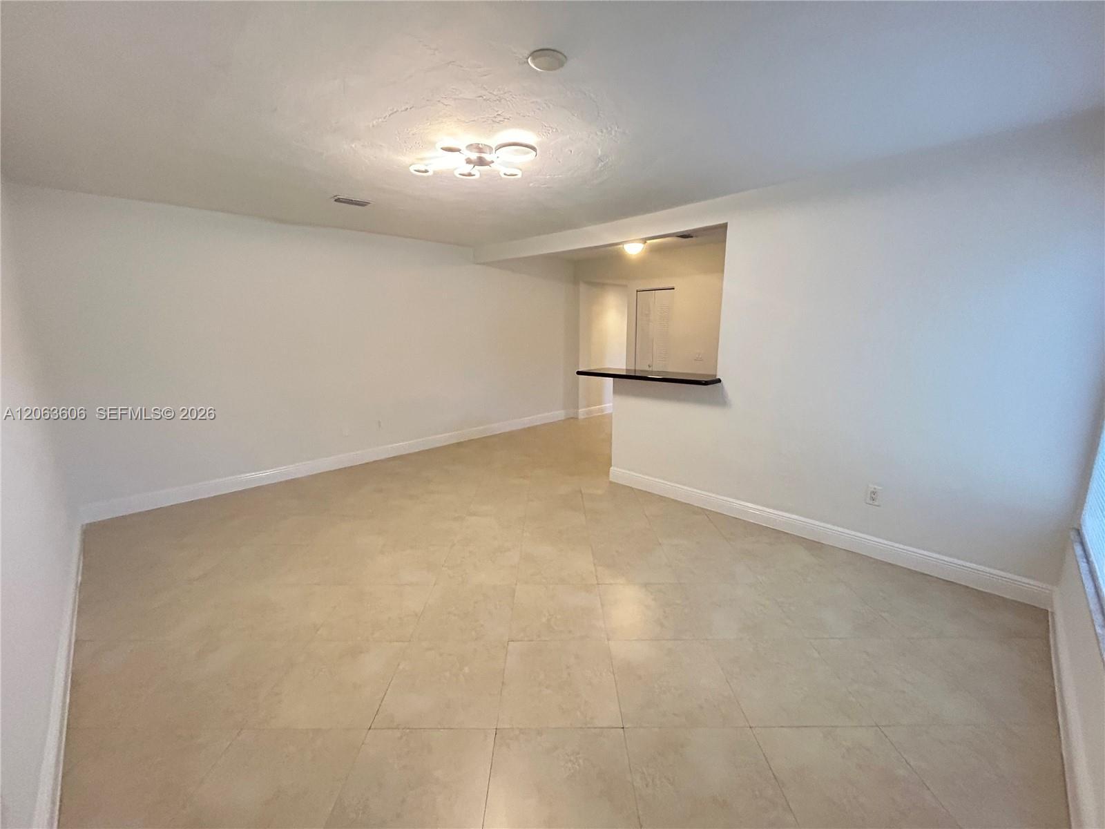 2880 PINE TREE DR # 10, Miami Beach FL 33140 photo 2