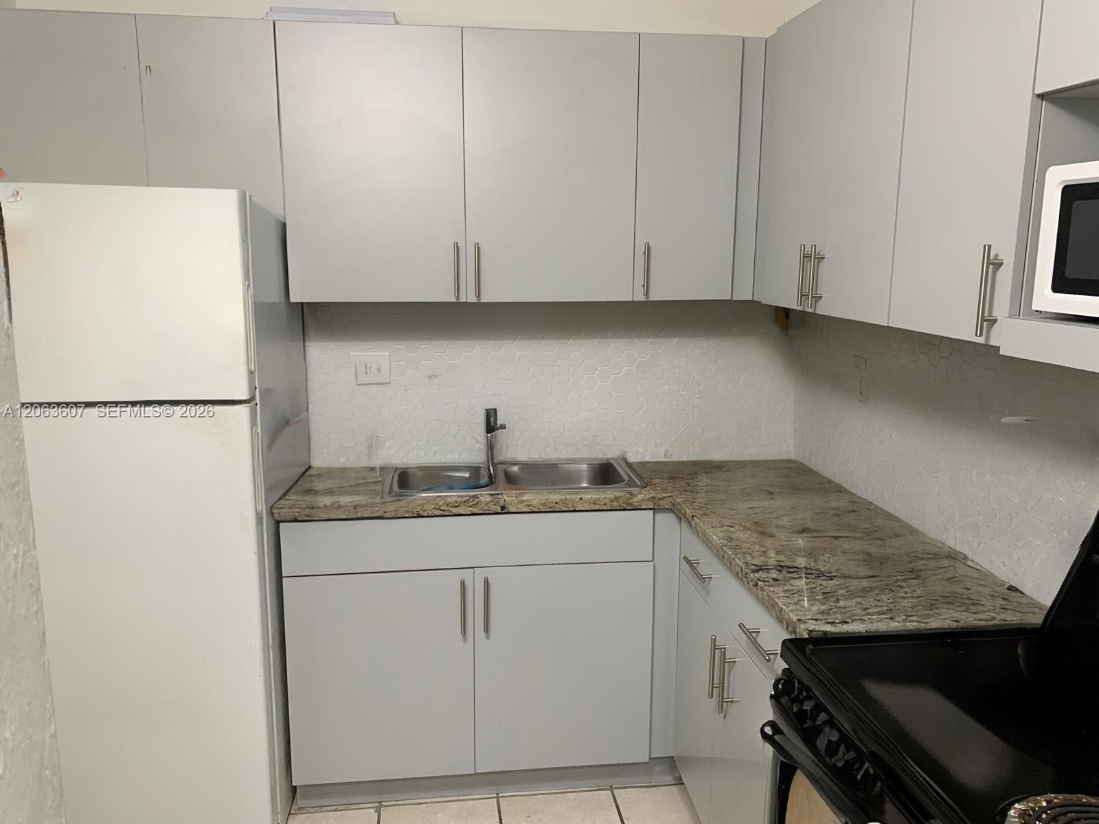 9437 SW 76th St # V38, Miami FL 33173 photo 2