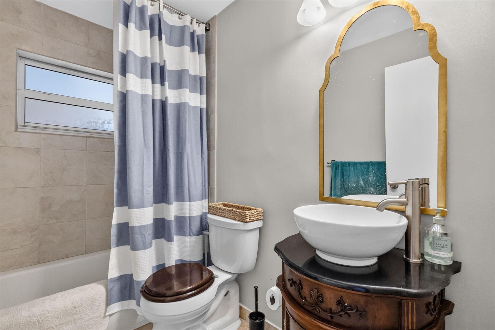 213 Rio Vista Circle, Atlantis FL 33462 photo 4