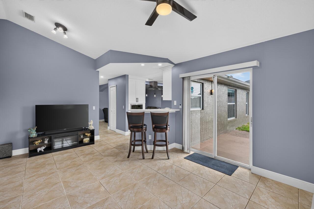 443 SW Homeland Road, FL 34953 photo 4