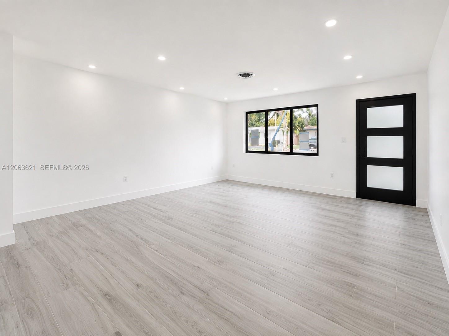 1141 NE 166th St, North Miami Beach FL 33162 photo 2