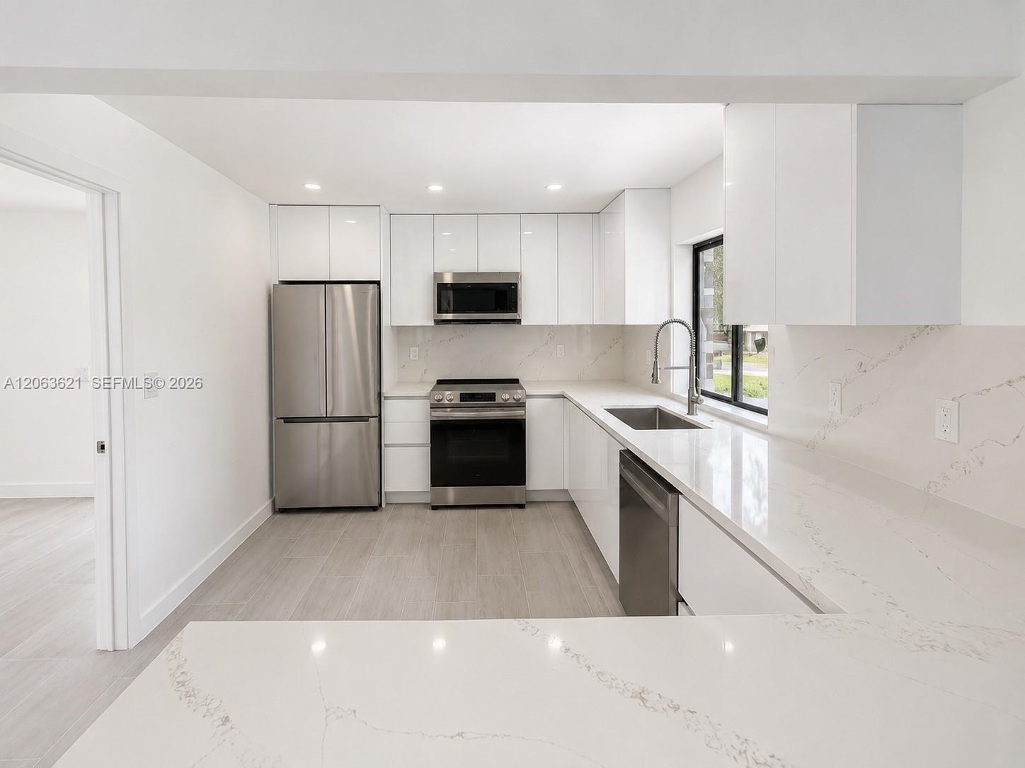 1141 NE 166th St, North Miami Beach FL 33162 photo 4