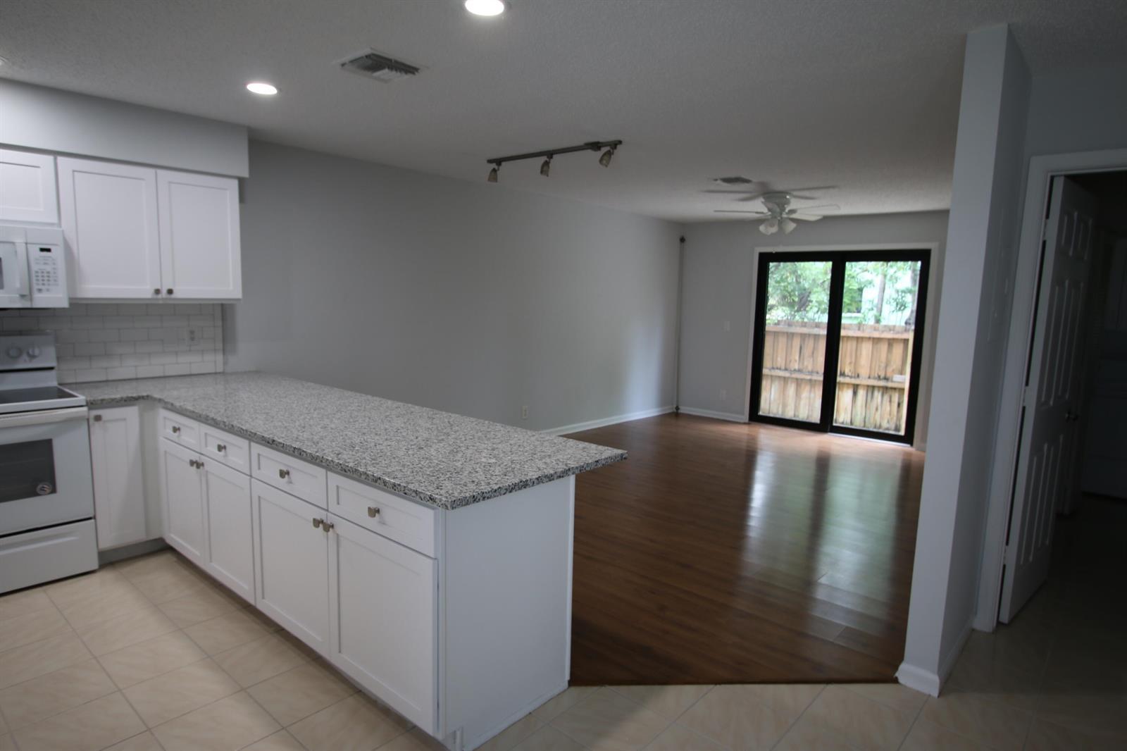 324 W PINE Street # 13, Lantana FL 33462 photo 2