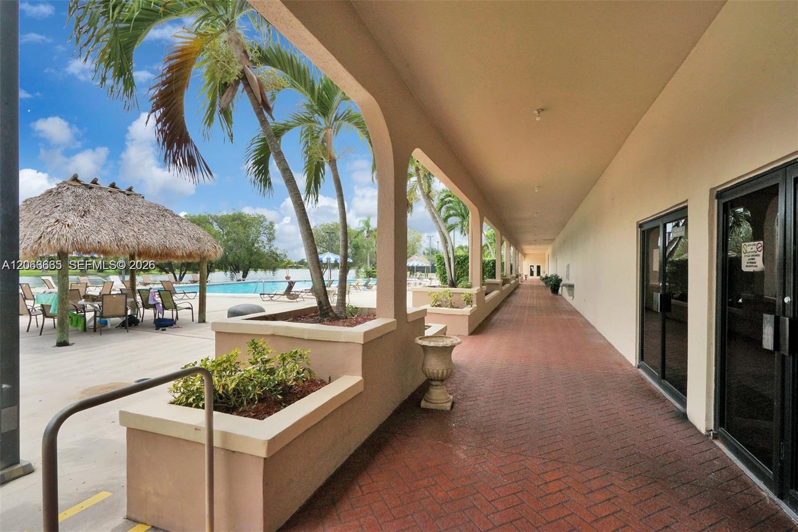 440 Lakeview Dr # 204, Weston FL 33326