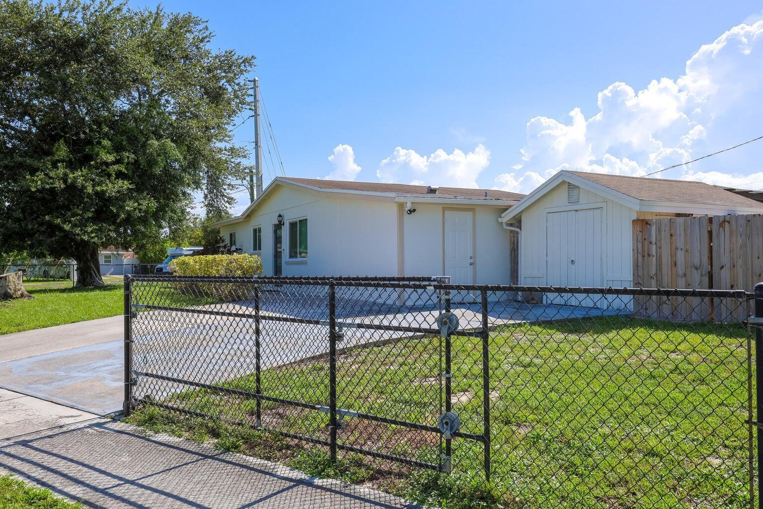 5763 Purdy Lane, West Palm Beach FL 33415 photo 5