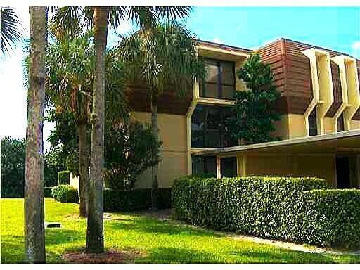 5250 WOODLAND LAKES Drive # 231, Palm Beach Gardens FL 33418