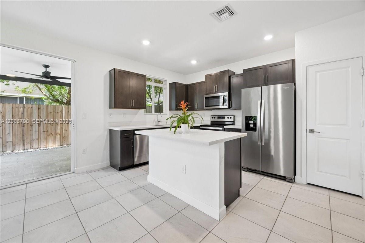 2478 SE 10th Ct, Homestead FL 33035 photo 3