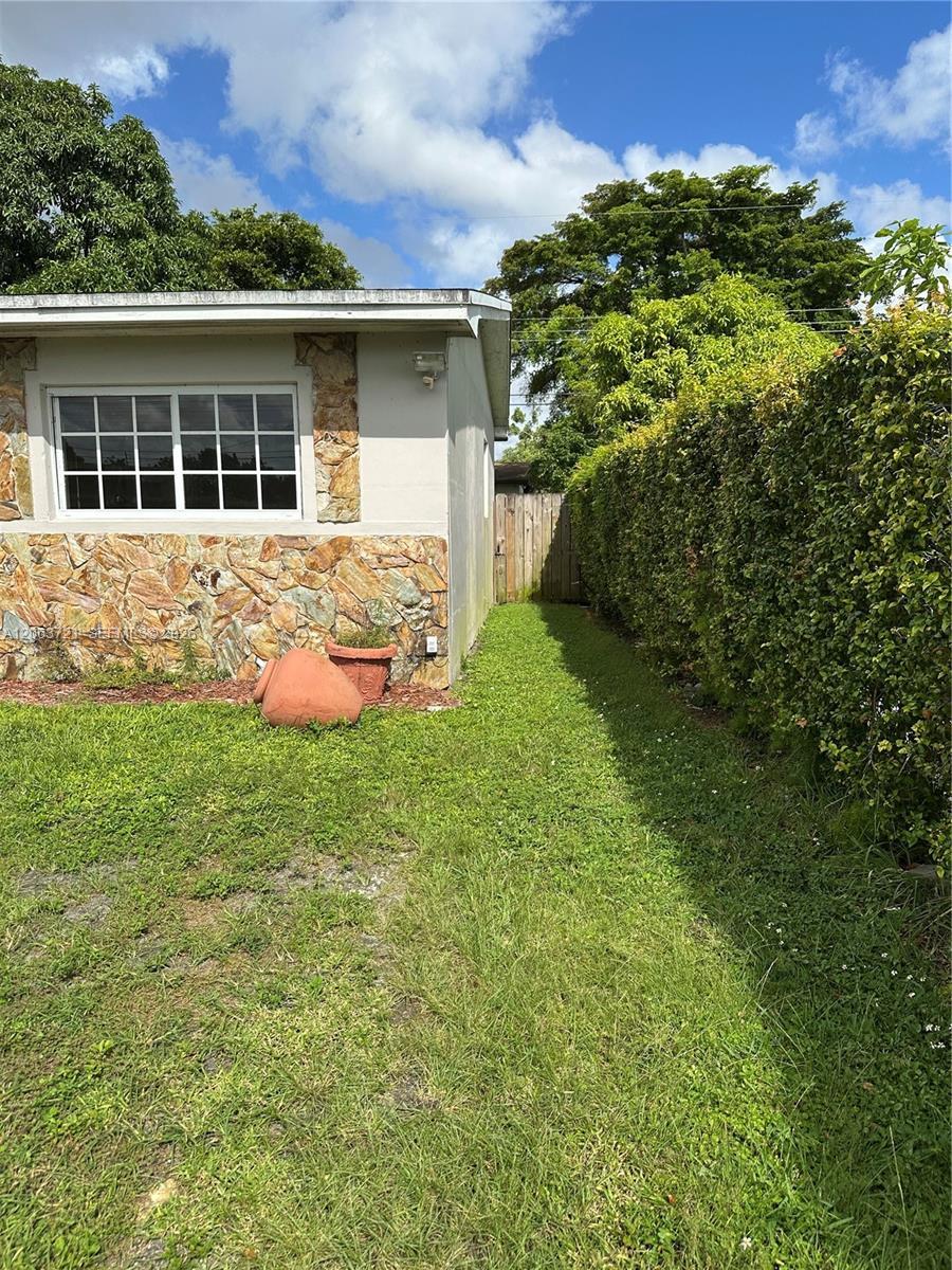 10321 SW 51st St, Miami FL 33165 photo 2