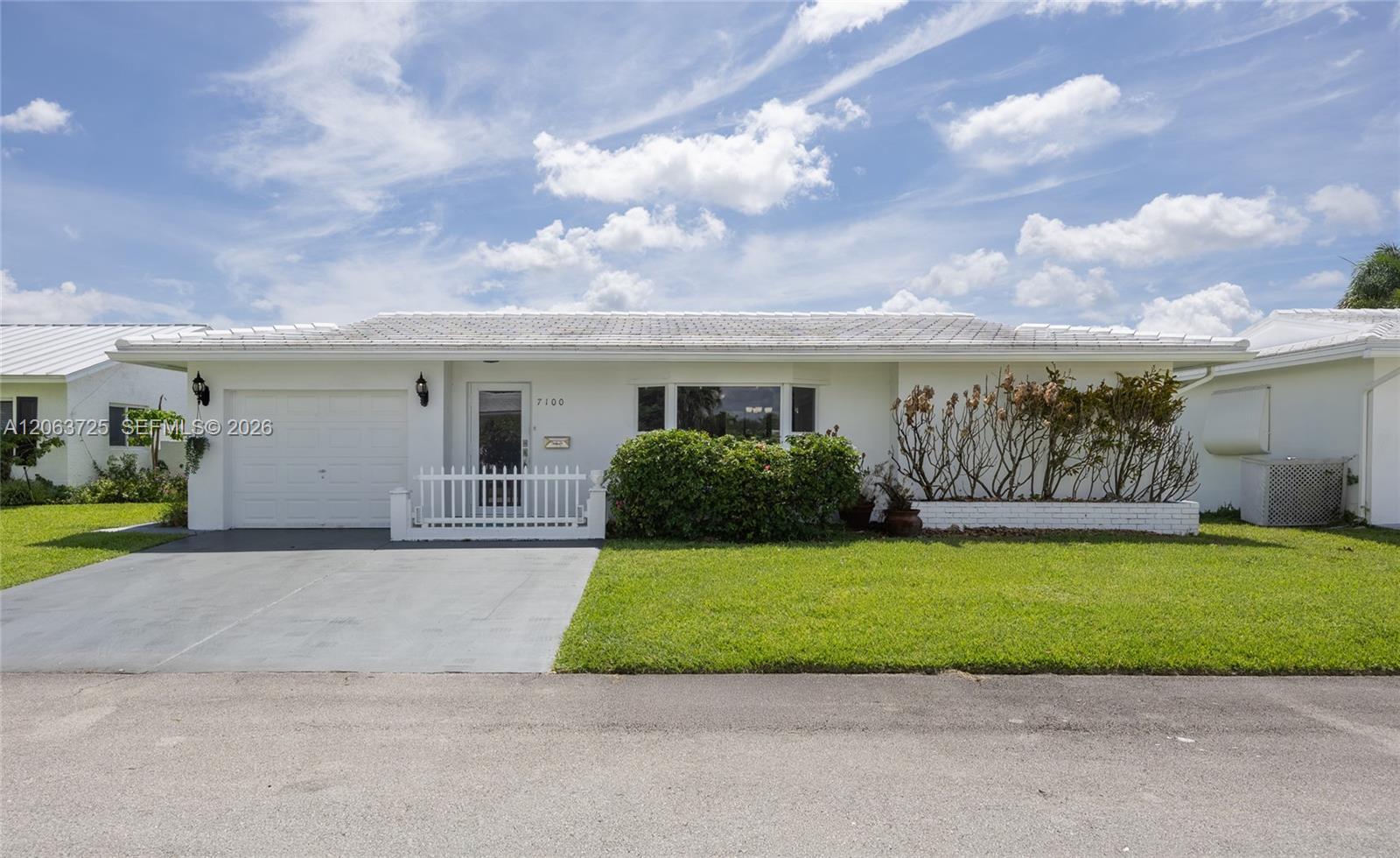 7100 NW 66th Ter, Tamarac FL 33321