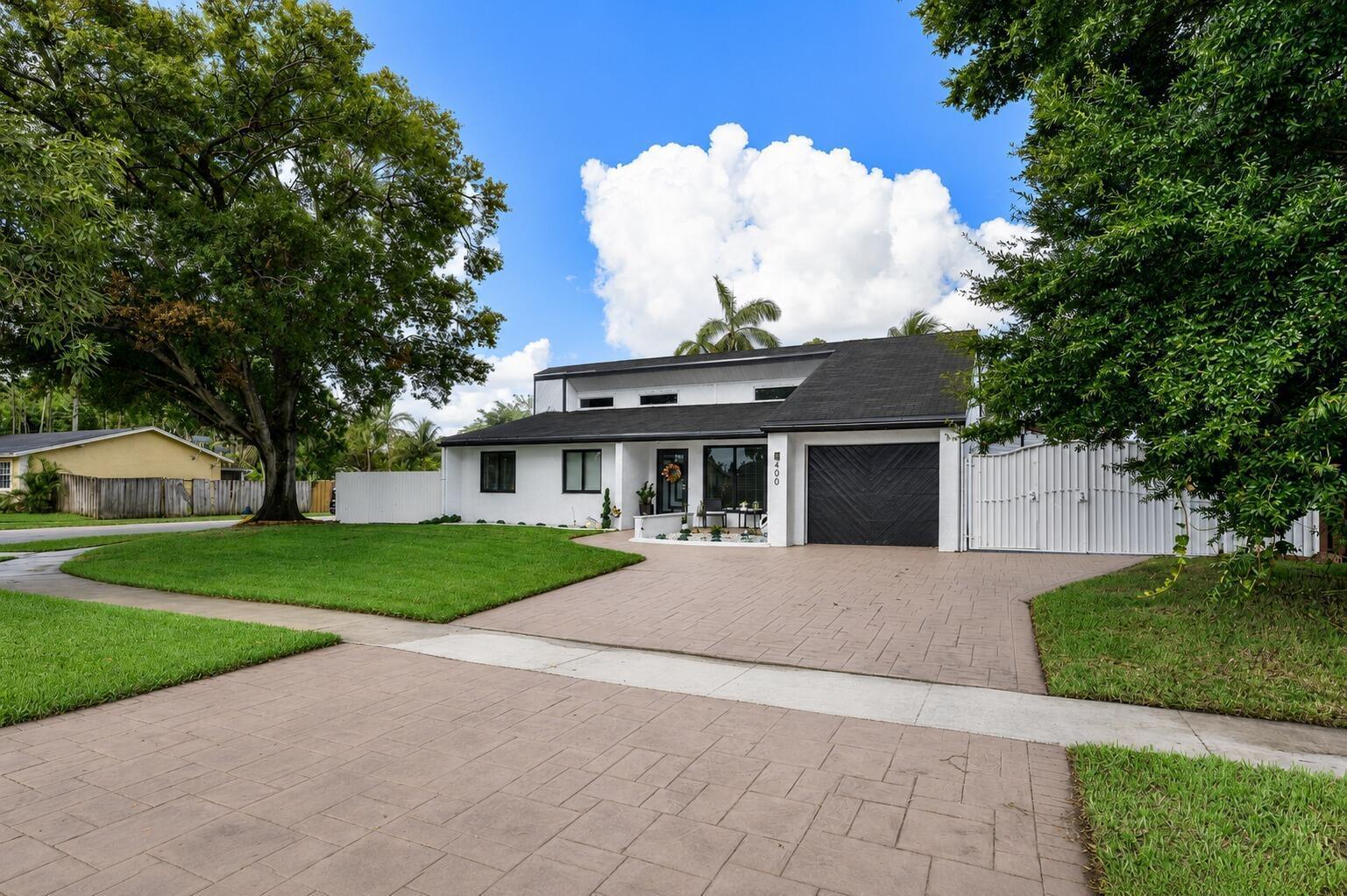 400 NW 98TH Avenue, Pembroke Pines FL 33024 photo 2