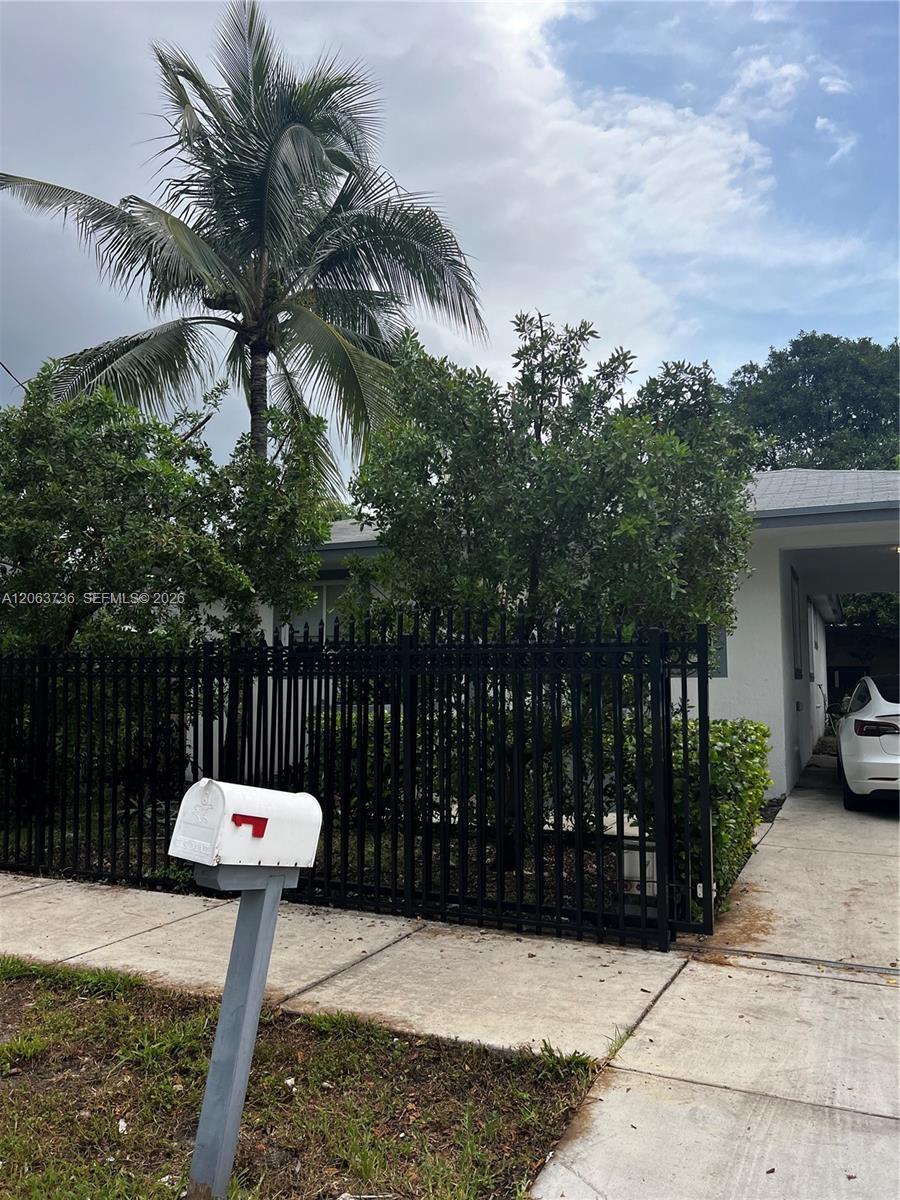 6301 NW 1st Pl, Miami FL 33150 photo 5