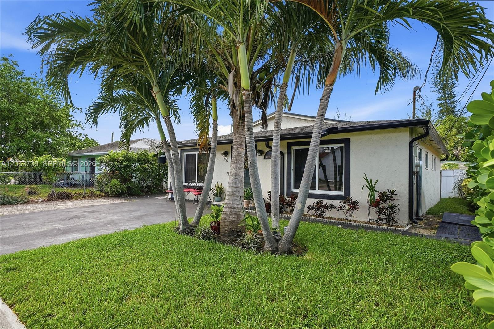 266 SW 7th Ct, Deerfield Beach FL 33441 photo 4