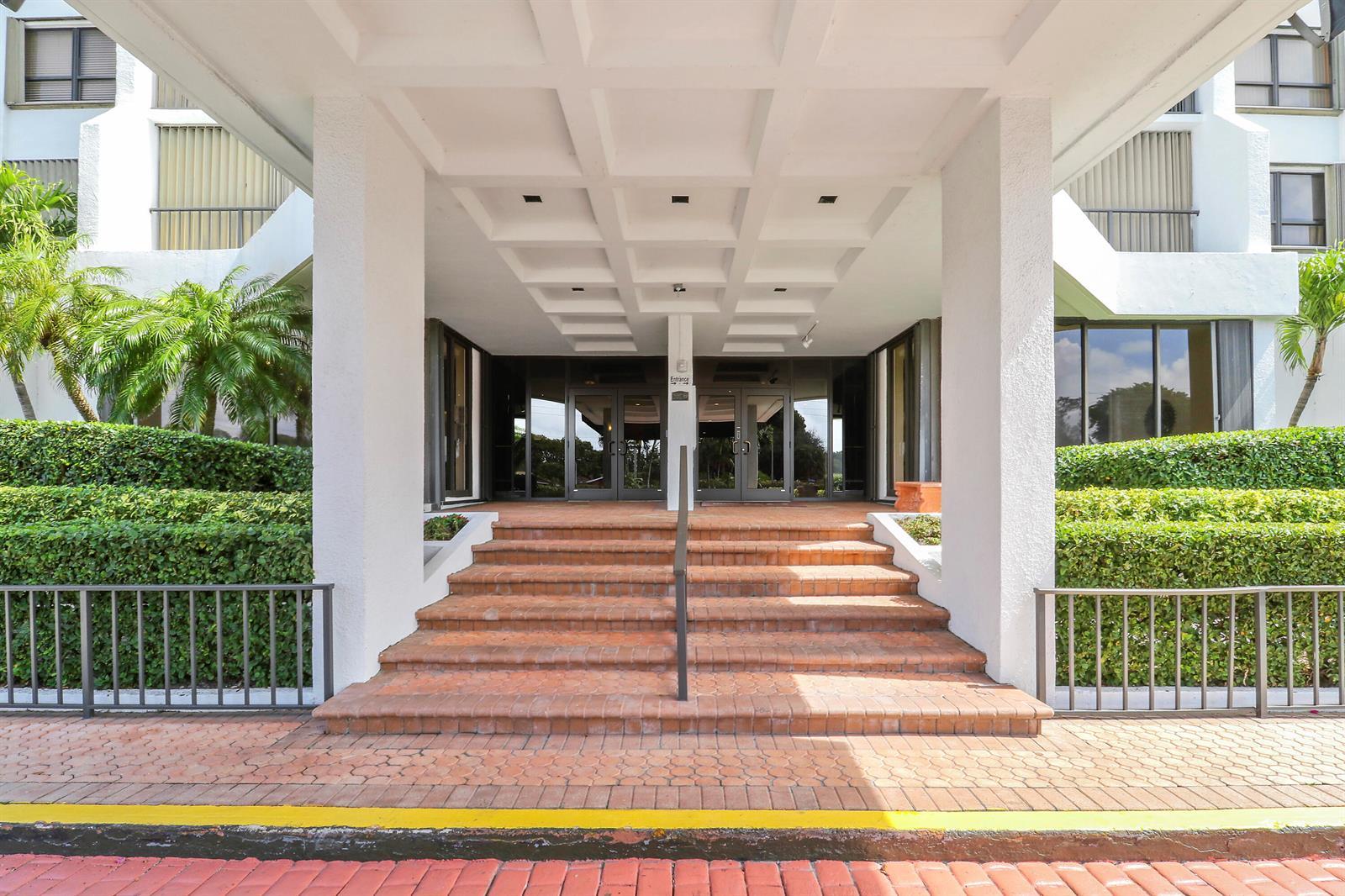 5600 N FLAGLER Drive # 1001, West Palm Beach FL 33407 photo 3