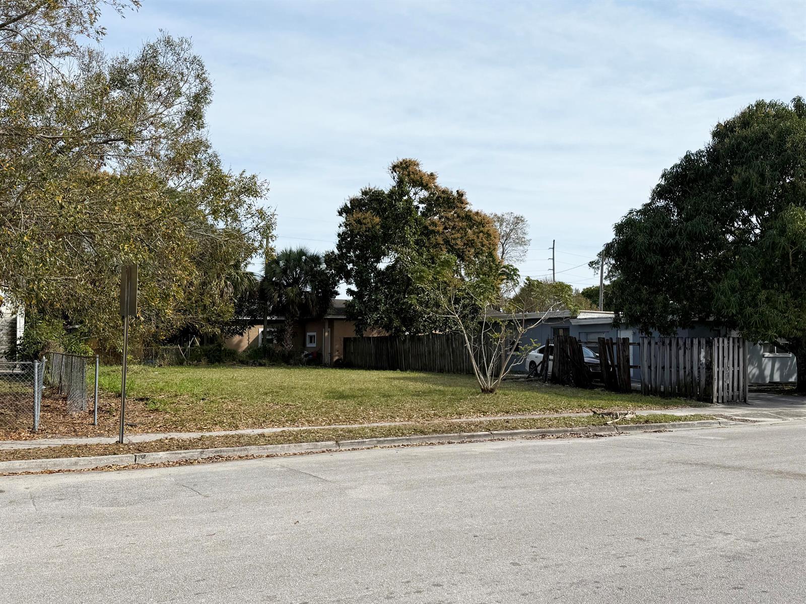 804 N 22ND Street, Fort Pierce FL 34950 photo 2