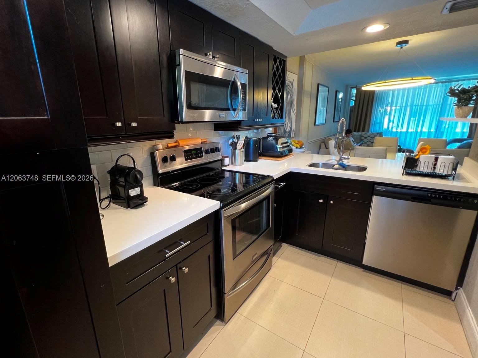 111 Royal Park Dr # 1F, Oakland Park FL 33309 photo 4