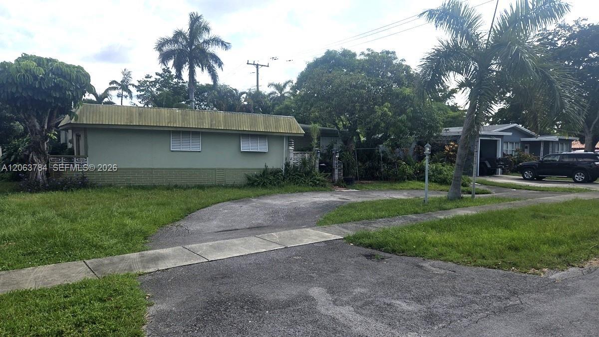 185 NE 129th St, North Miami FL 33161 photo 2