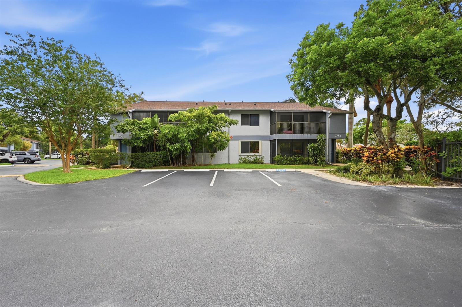 2753 S OAKLAND FOREST Drive # 102, Oakland Park FL 33309 photo 2