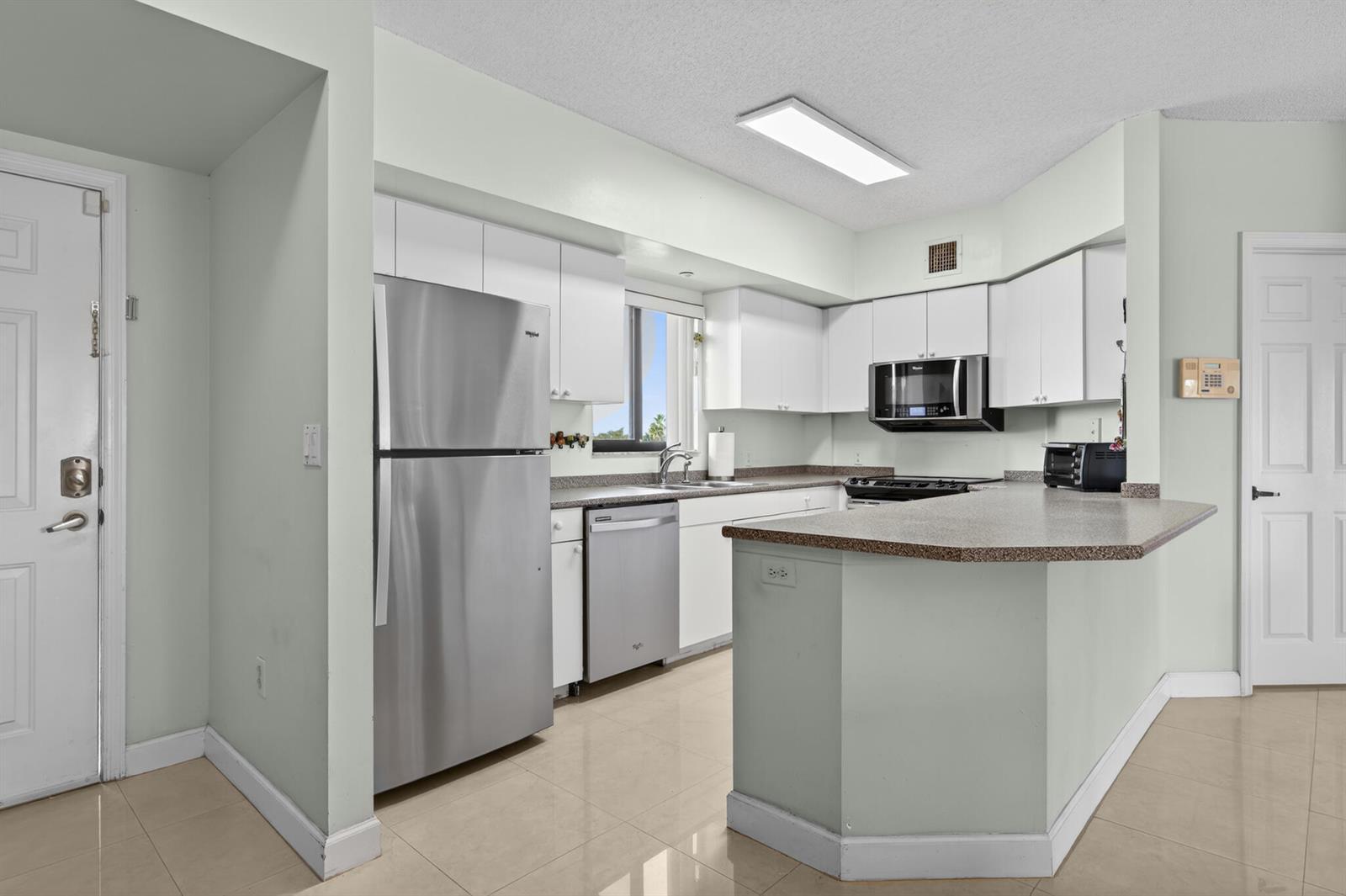 2105 Lavers Circle # 403, Delray Beach FL 33444 photo 2