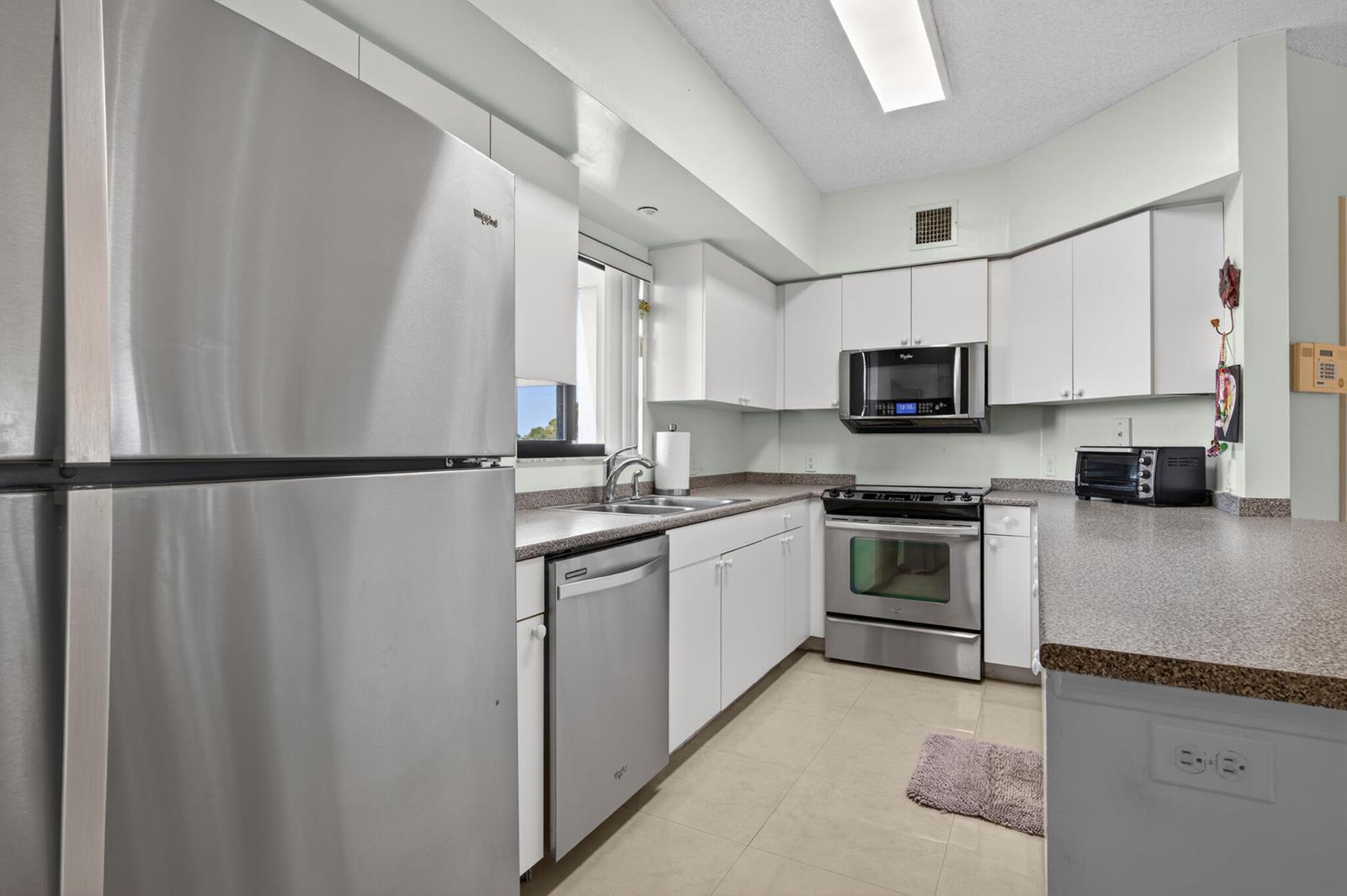 2105 Lavers Circle # 403, Delray Beach FL 33444 photo 4