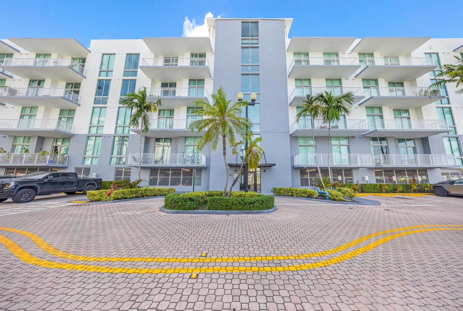 2100 VAN BUREN Street # 206, Hollywood FL 33020