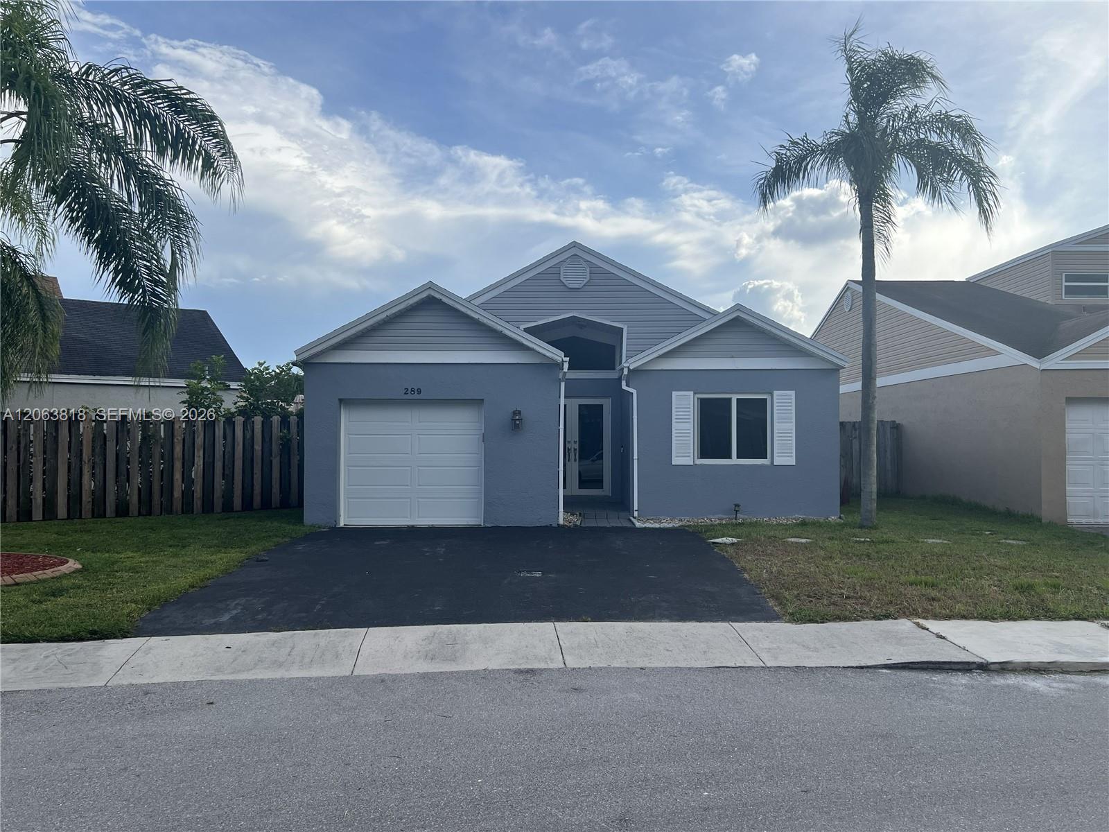 289 SW 159th Ln, Sunrise FL 33326 photo 2