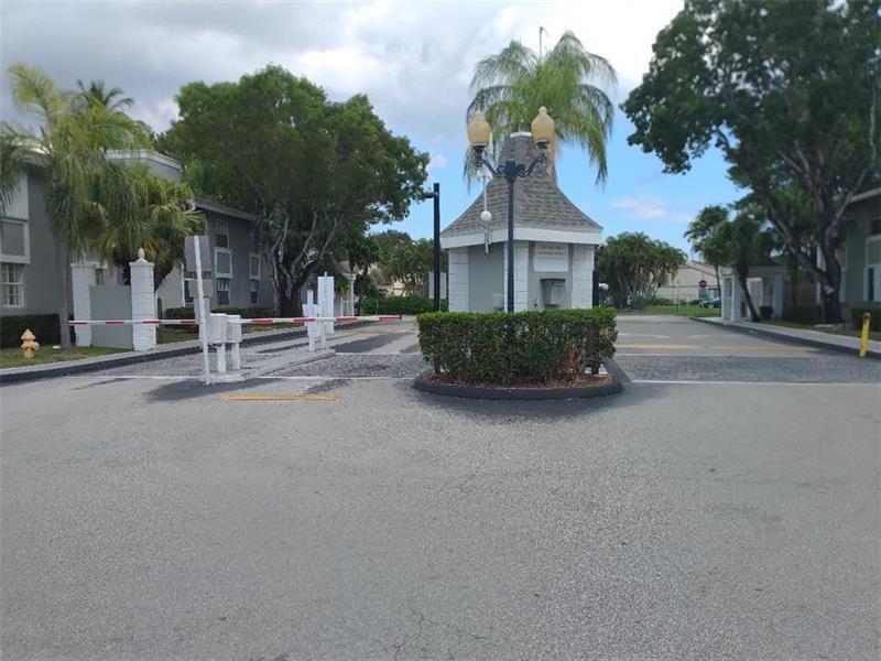 448 NE 210TH CIR Terrace # 6B, Miami FL 33179 photo 3