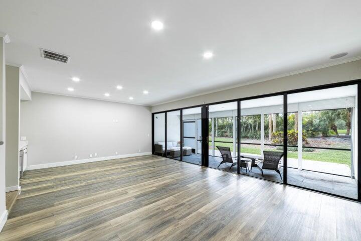 2517 Presidential Way # B, West Palm Beach FL 33401 photo 2