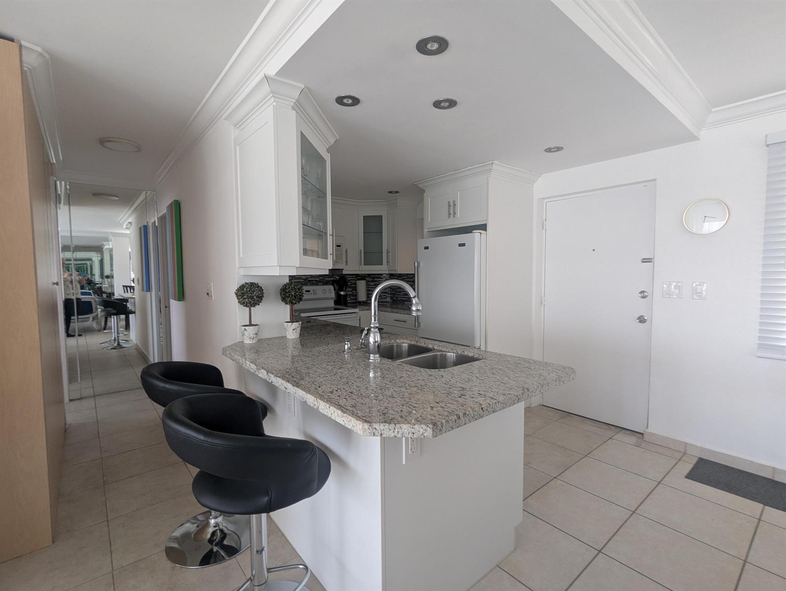 220 KINGS POINT Drive # 501, Sunny Isles Beach FL 33160 photo 4