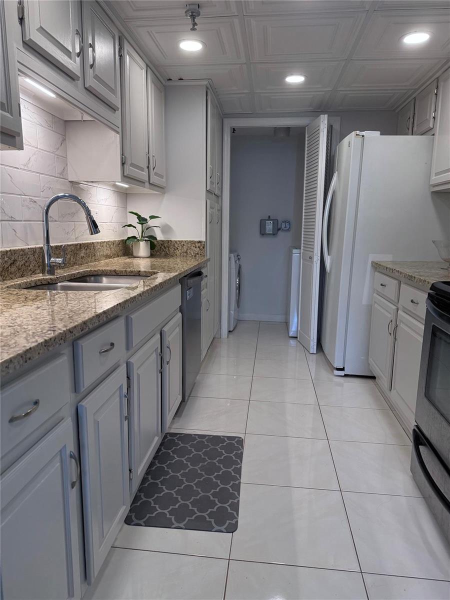 859 JEFFERY Street # 1040, Boca Raton FL 33487 photo 2