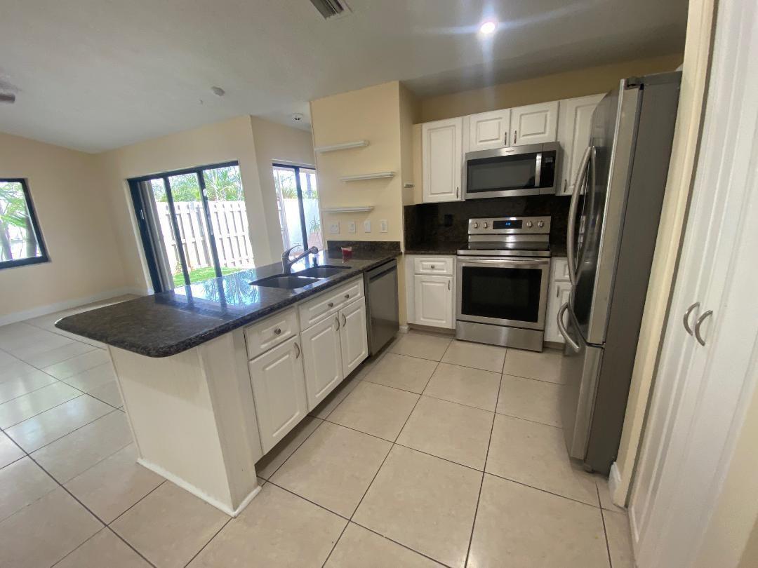 3090 S OAKLAND FOREST Drive # 1901, Oakland Park FL 33309 photo 5