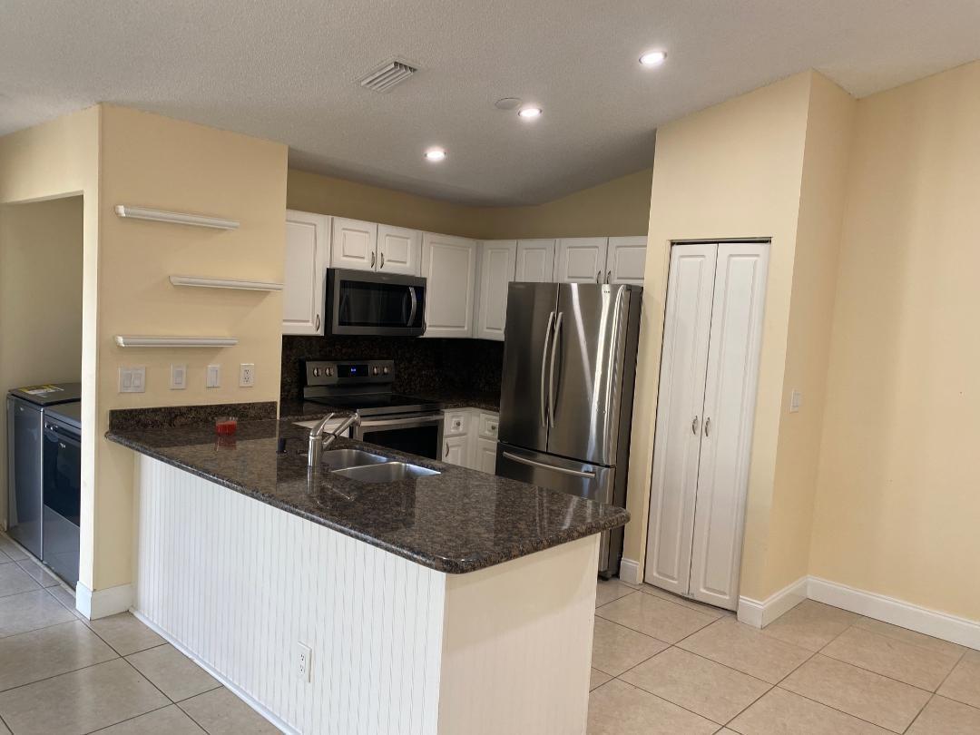 3090 S OAKLAND FOREST Drive # 1901, Oakland Park FL 33309 photo 4