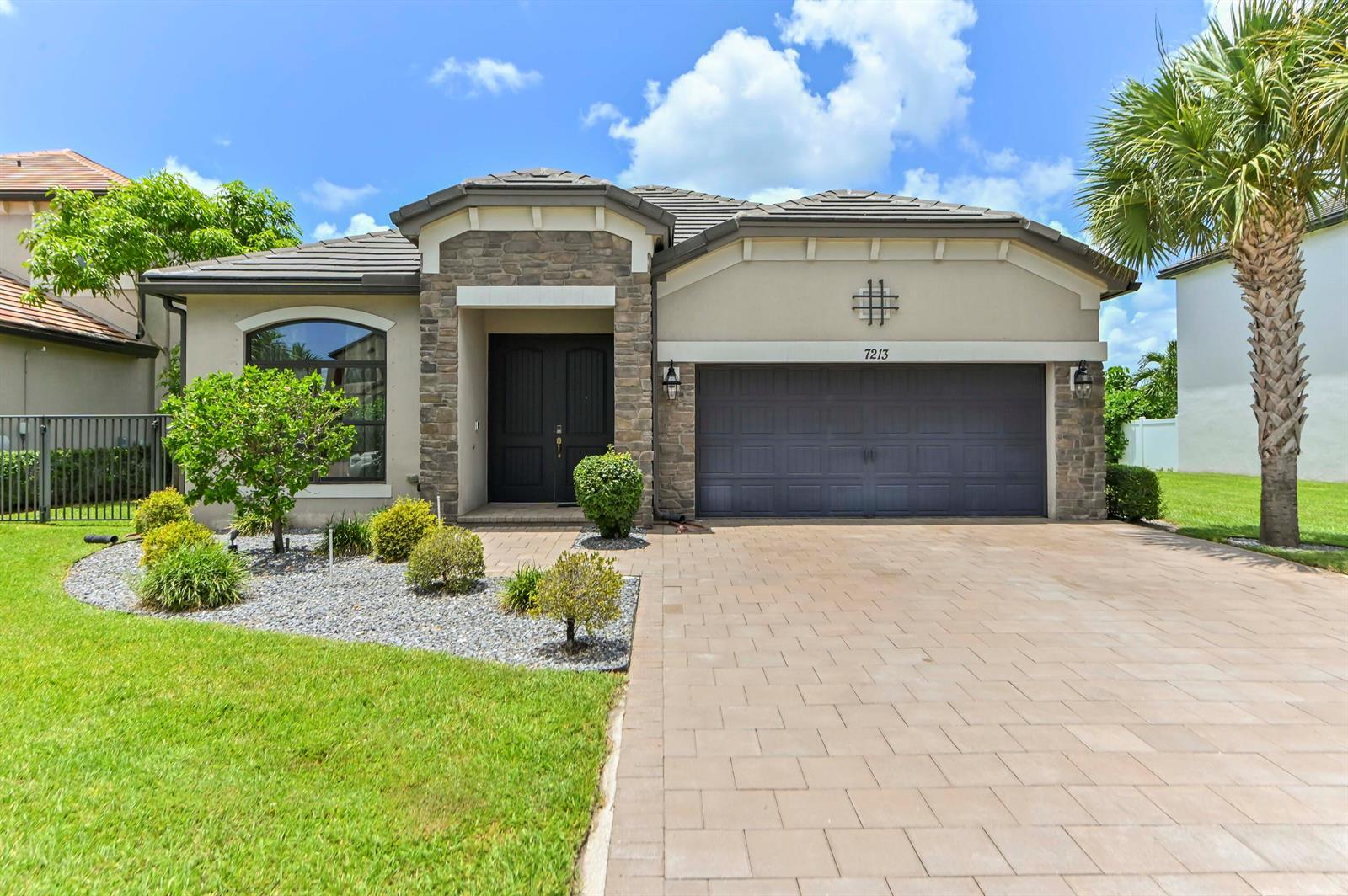 7213 SANDGRACE Lane, Lake Worth FL 33463 photo 3