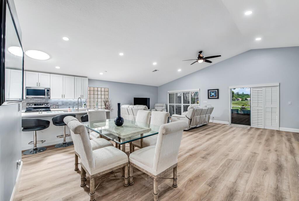 8184 Florenza Drive, Boynton Beach FL 33472 photo 2