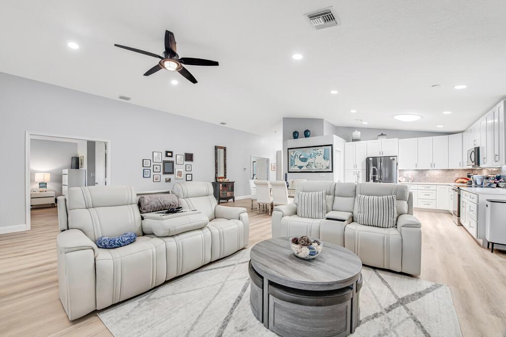8184 Florenza Drive, Boynton Beach FL 33472 photo 3