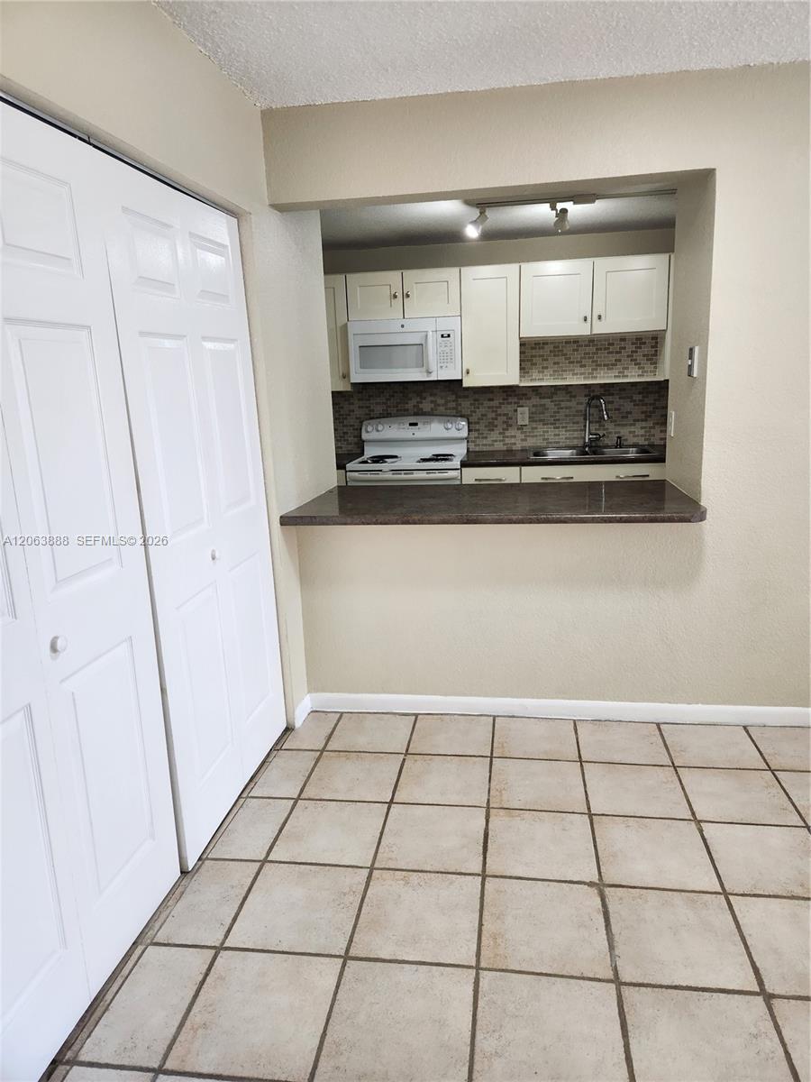 802 NW 87th Ave # 312, Miami FL 33172 photo 5
