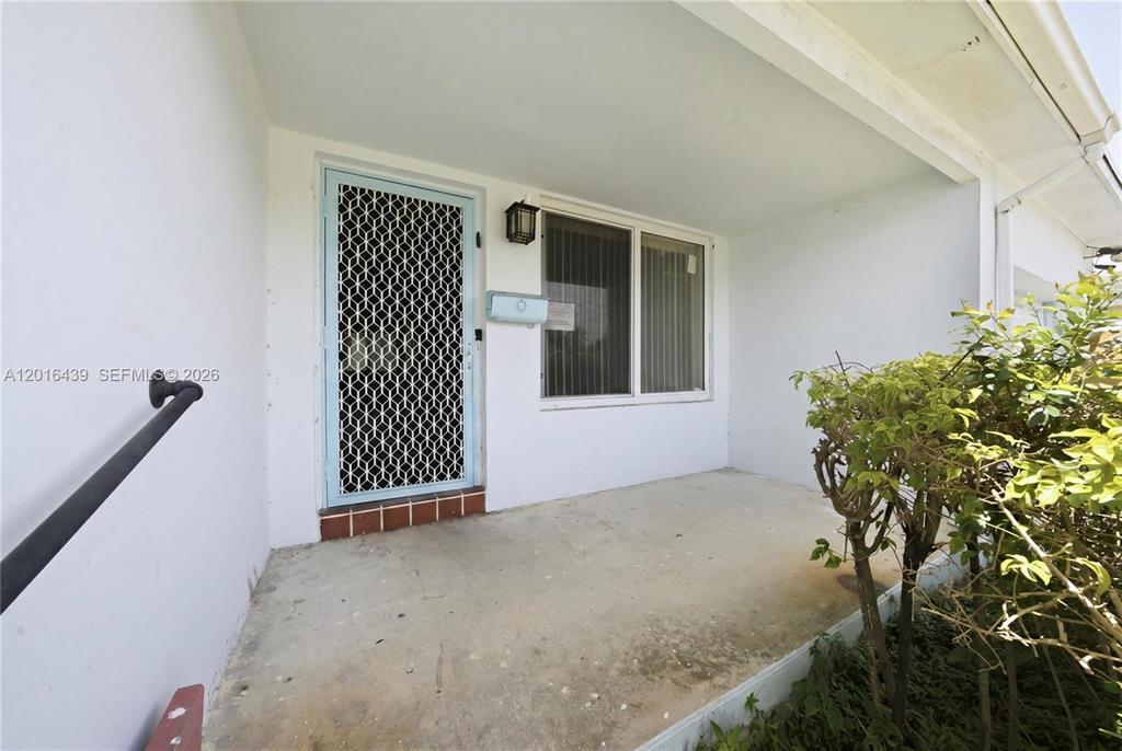 2300 N 57th Terrace, Hollywood FL 33021 photo 4