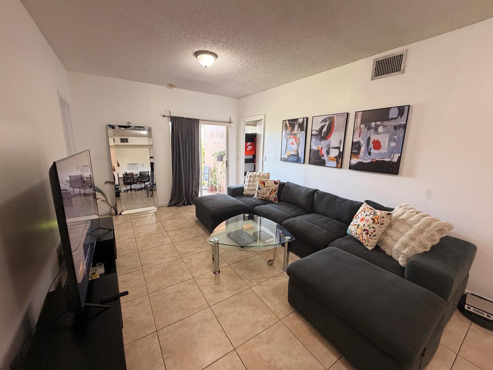 3271 Sabal Palm Manor # 106, Hollywood FL 33024